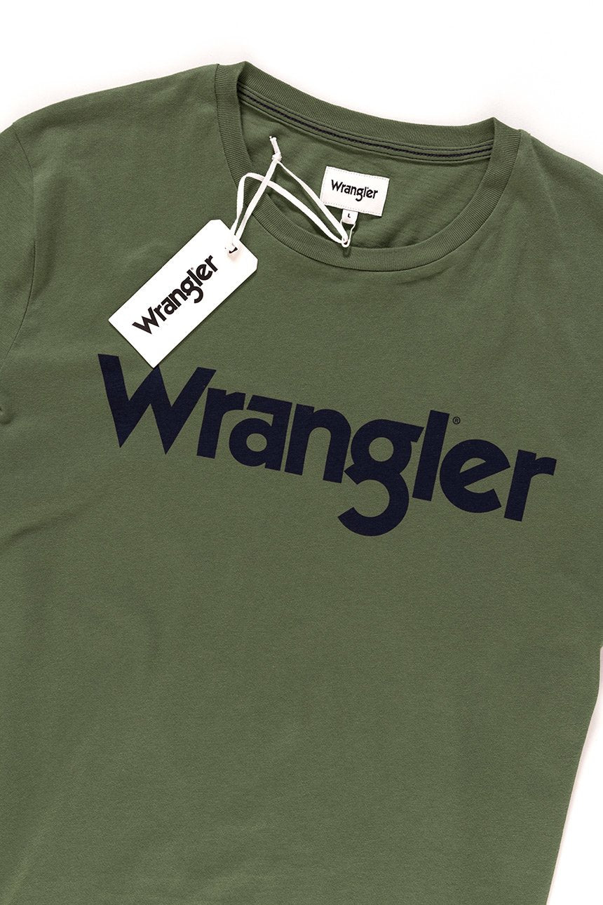 KOSZULKA WRANGLER SS LOGO TEE DUSTY OLIVE W7C04D345