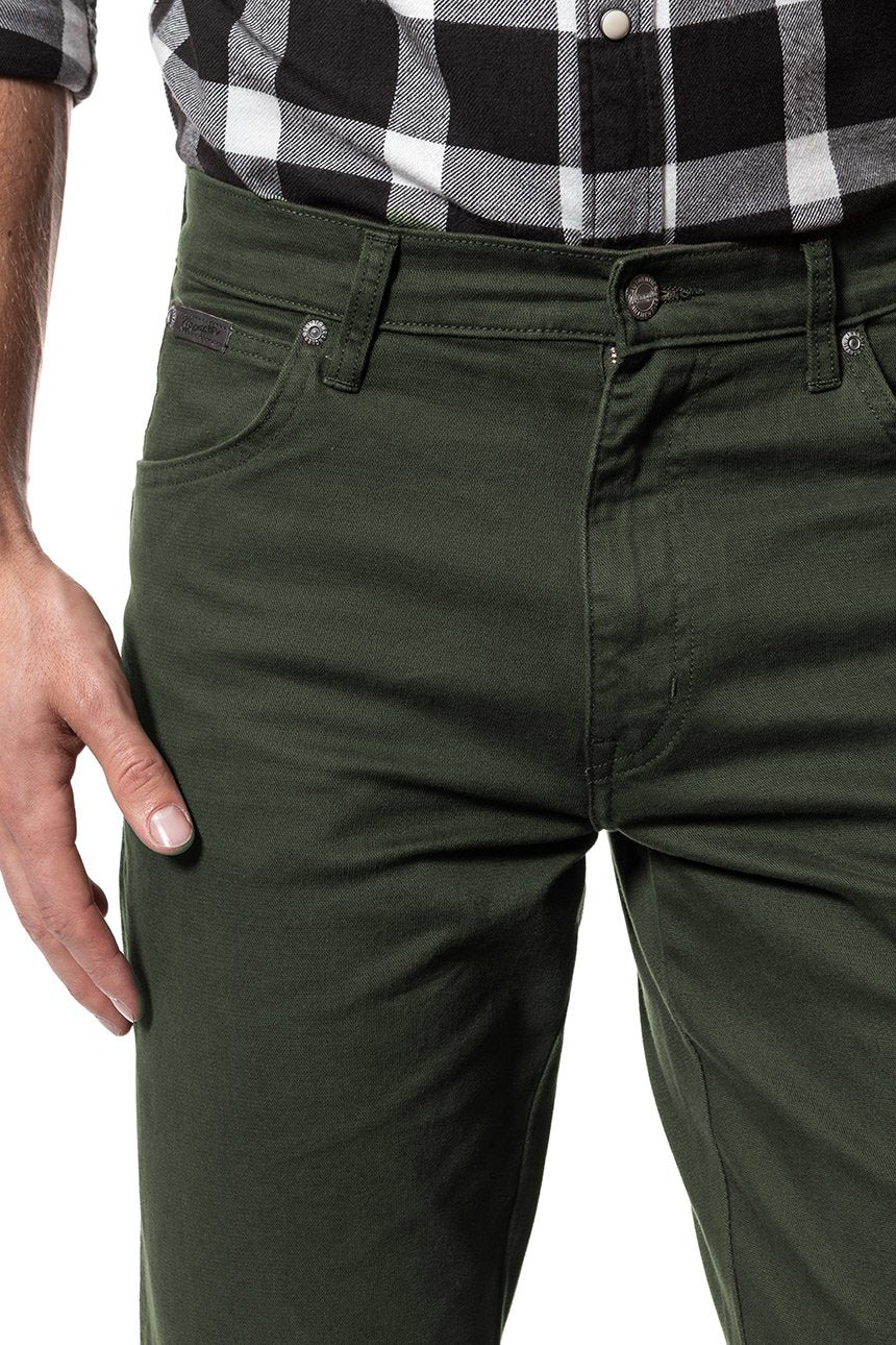 WRANGLER SPODNIE MĘSKIE TEXAS MOSS GREEN W121TA221