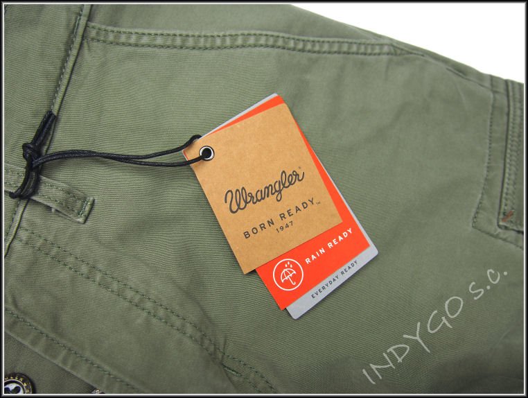 MĘSKIE SPODNIE MATERIAŁOWE WRANGLER COLTON CARGO PANTS DUSTY OLIVE W15AP874K