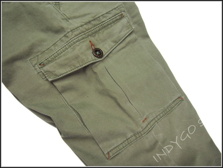 MĘSKIE SPODNIE MATERIAŁOWE WRANGLER COLTON CARGO PANTS DUSTY OLIVE W15AP874K