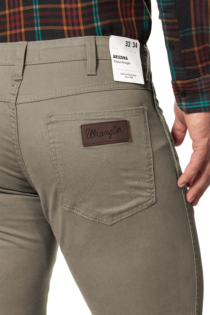 WRANGLER SPODNIE MĘSKIE ARIZONA STRETCH SAFARIKHAKIWASH W12OP868C