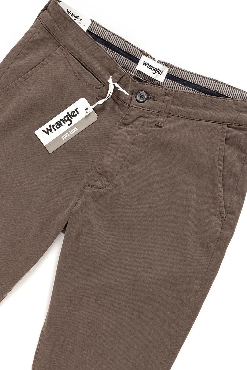 WRANGLER SPODNIE MĘSKIE CHINO TEAK W16LRN455