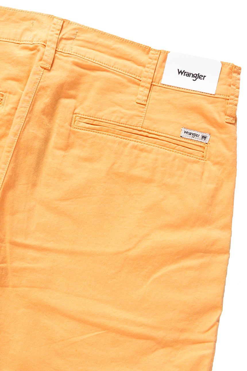 SPODENKI MĘSKIE WRANGLER CHINO SHORT AMBER YELLOW W14AMM15V