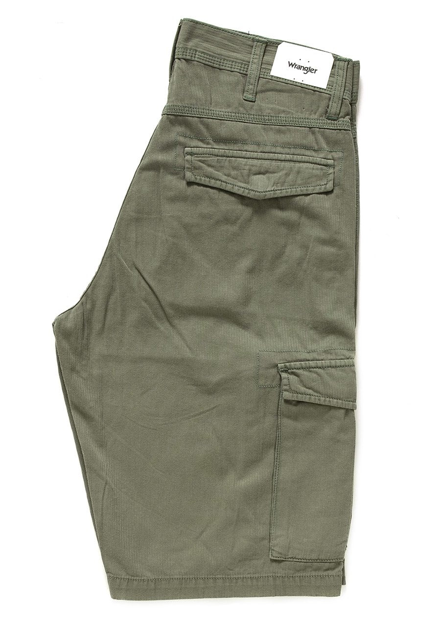 SPODENKI MĘSKIE WRANGLER CARGO SHORTS DUSTY OLIVE W15DPW65M