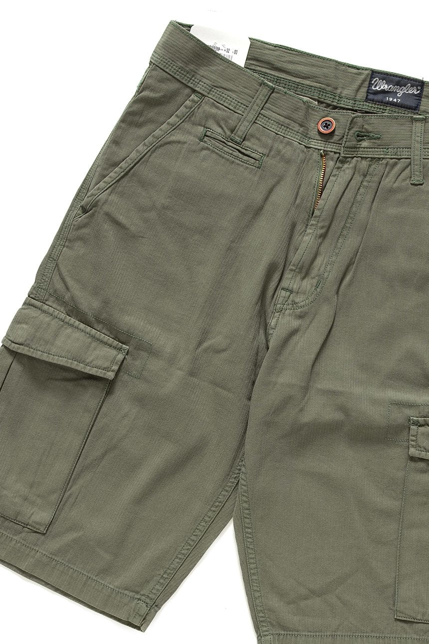 SPODENKI MĘSKIE WRANGLER CARGO SHORTS DUSTY OLIVE W15DPW65M