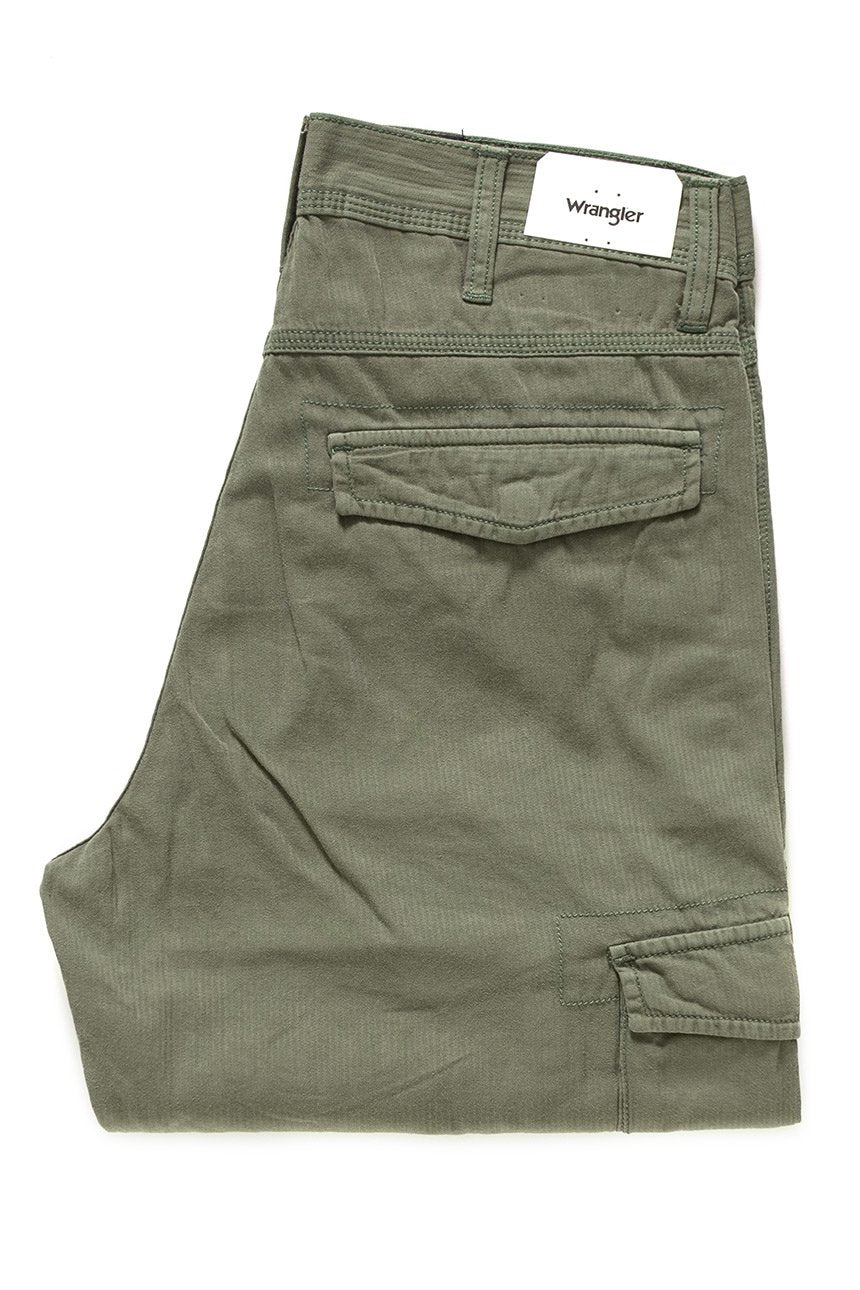 SPODENKI MĘSKIE WRANGLER CARGO SHORTS DUSTY OLIVE W15DPW65M