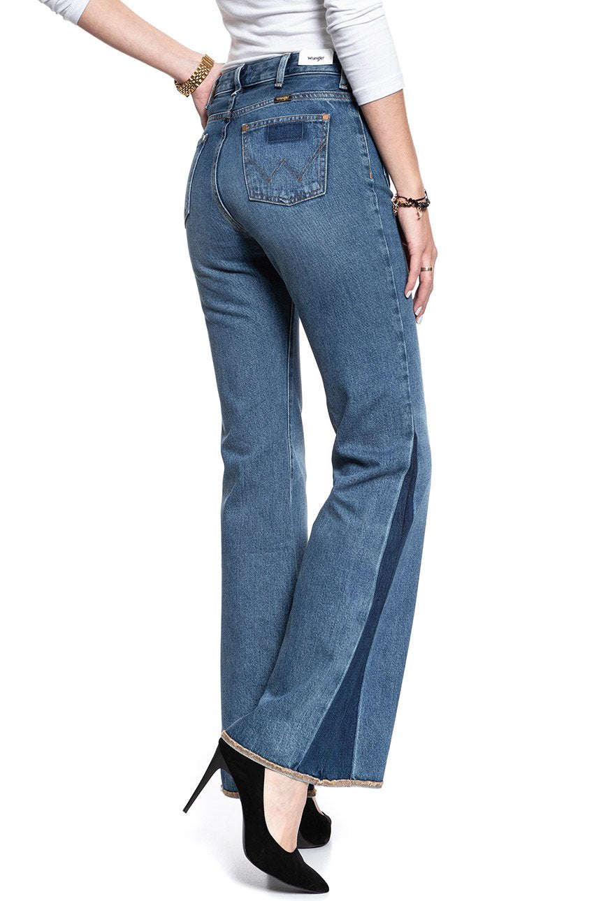 WRANGLER RETRO FLARE BURNING GIRL W240GF11X