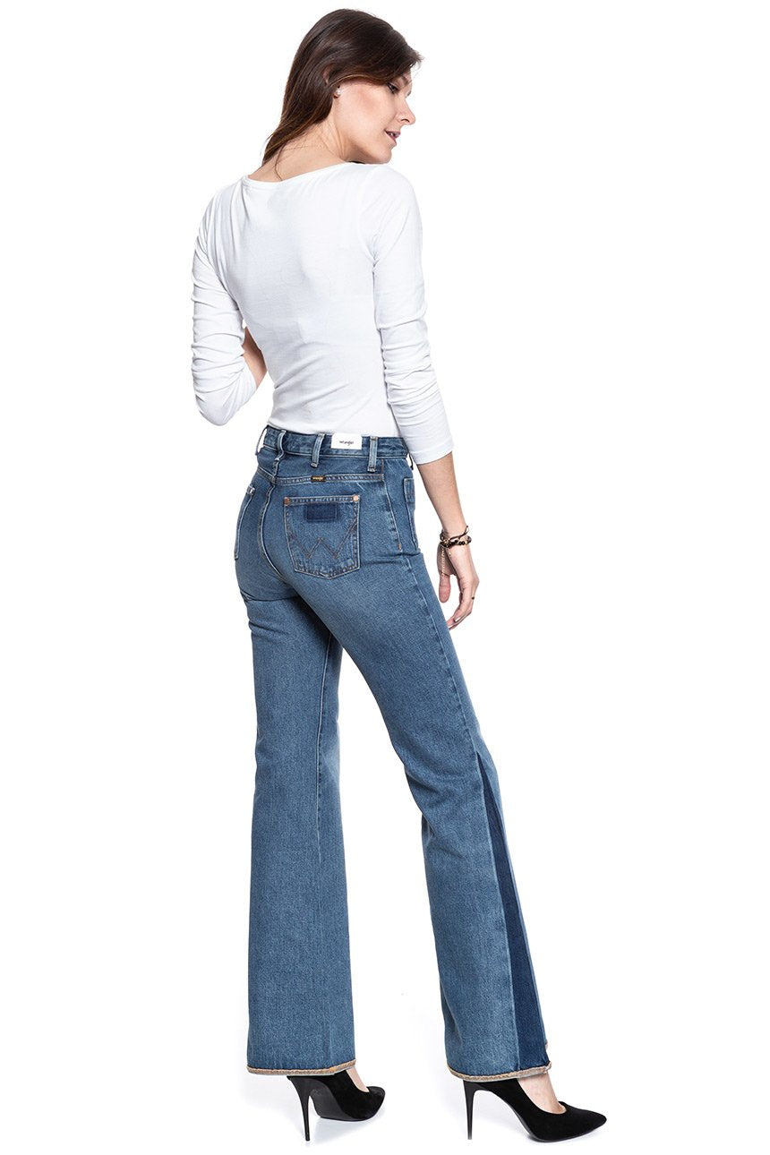 WRANGLER RETRO FLARE BURNING GIRL W240GF11X