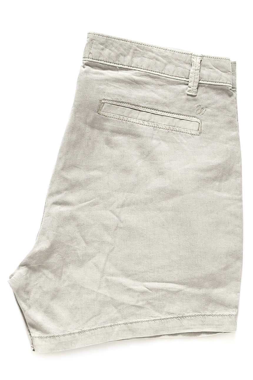 DAMSKIE SPODENKI WRANGLER CHINO SHORT FADED KHAKI W29DPG028