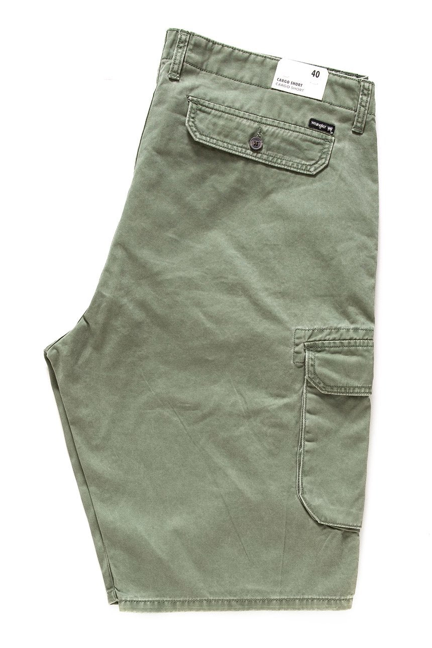 SPODENKI MĘSKIE WRANGLER CARGO SHORT MOSS GREEN W15DKC330