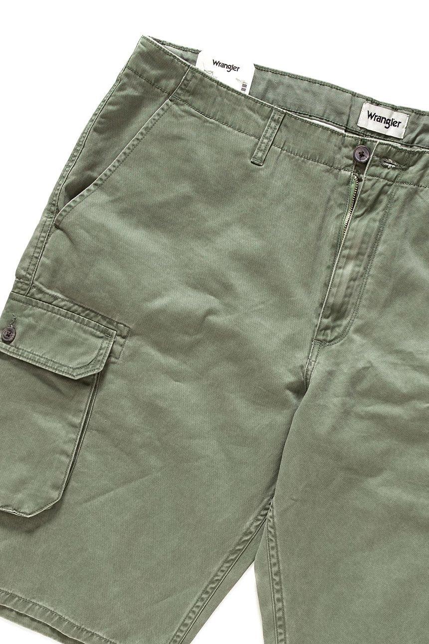 SPODENKI MĘSKIE WRANGLER CARGO SHORT MOSS GREEN W15DKC330