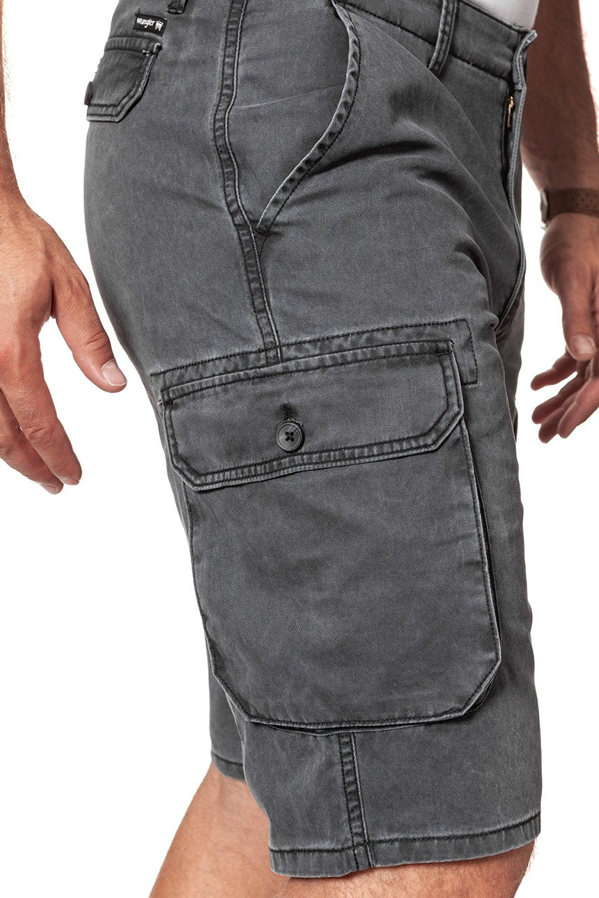 SPODENKI MĘSKIE WRANGLER CARGO SHORT FADED BLACK W15DKC33Z      $