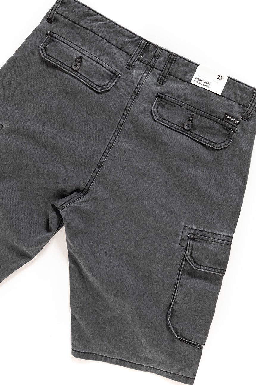 SPODENKI MĘSKIE WRANGLER CARGO SHORT FADED BLACK W15DKC33Z      $