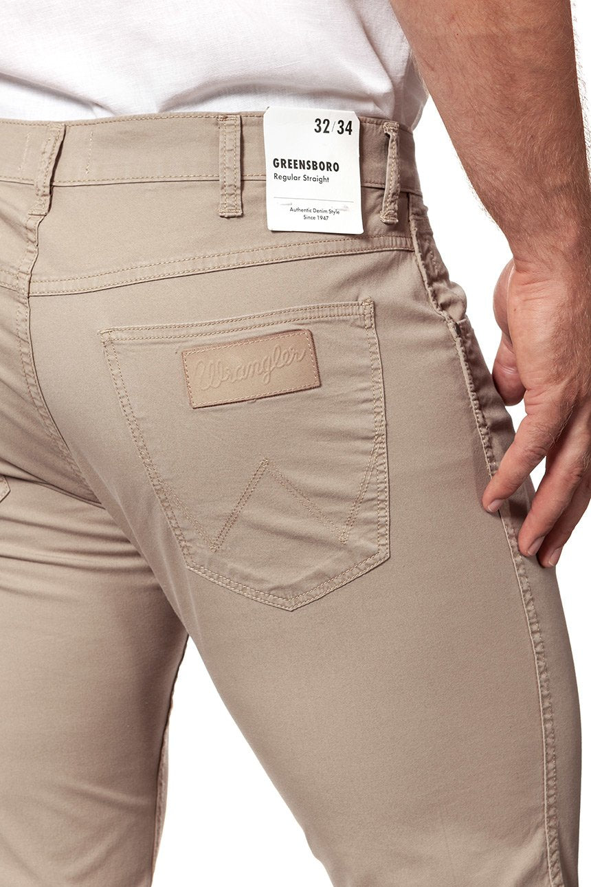 WRANGLER SPODNIE MĘSKIE GREENSBORO CORNSTALK W15QKM335      $