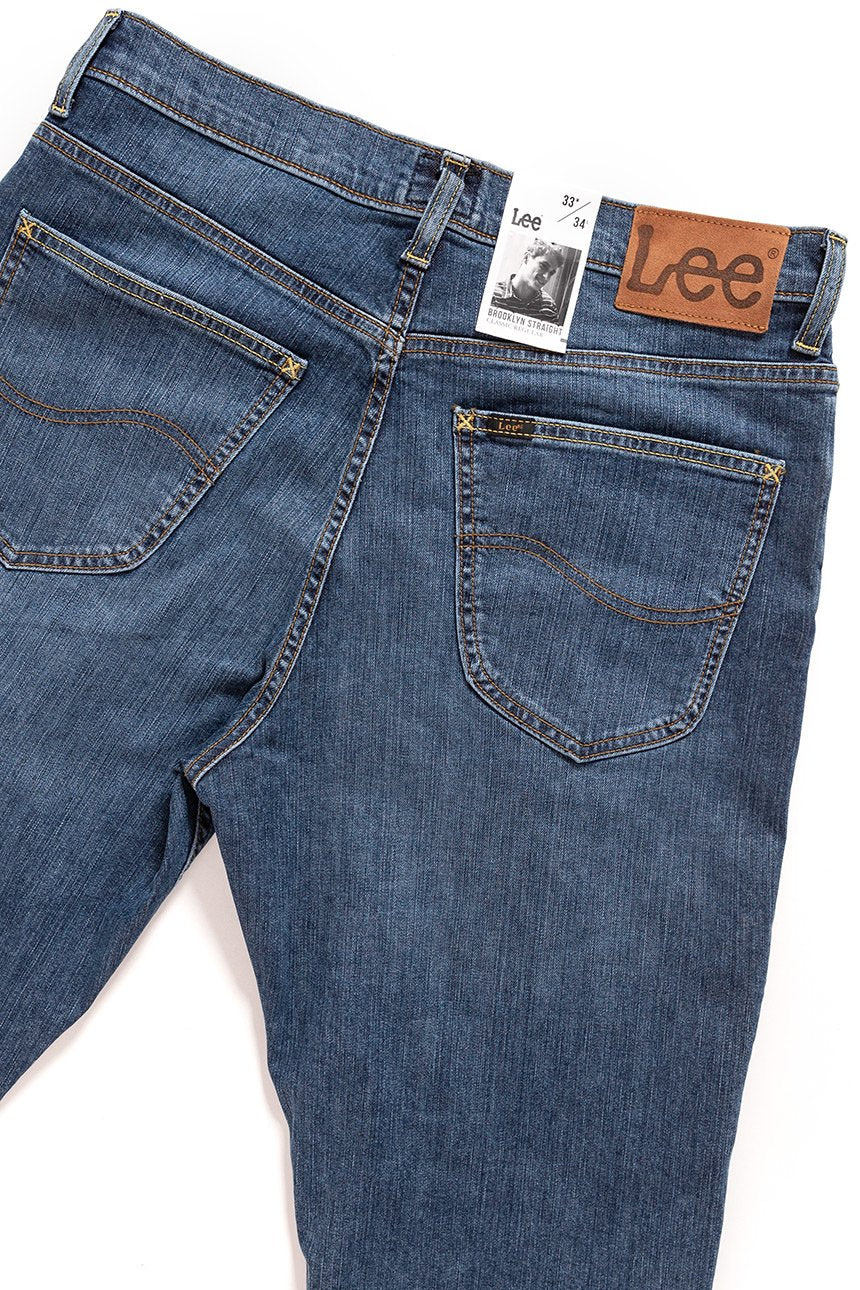 JEANSY MĘSKIE LEE BROOKLYN STRAIGHT MID WASHED L452JJSI