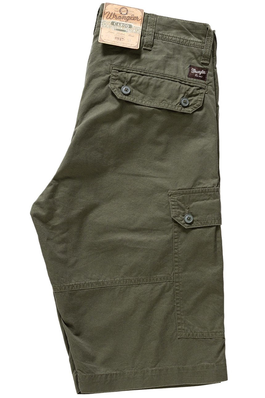 SPODENKI MĘSKIE WRANGLER BASIC CARGO SHORT ARMY GREEN W13QH830K