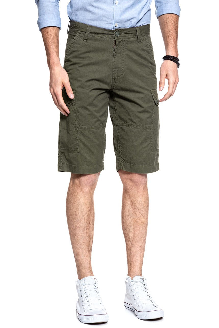 SPODENKI MĘSKIE WRANGLER BASIC CARGO SHORT ARMY GREEN W13QH830K