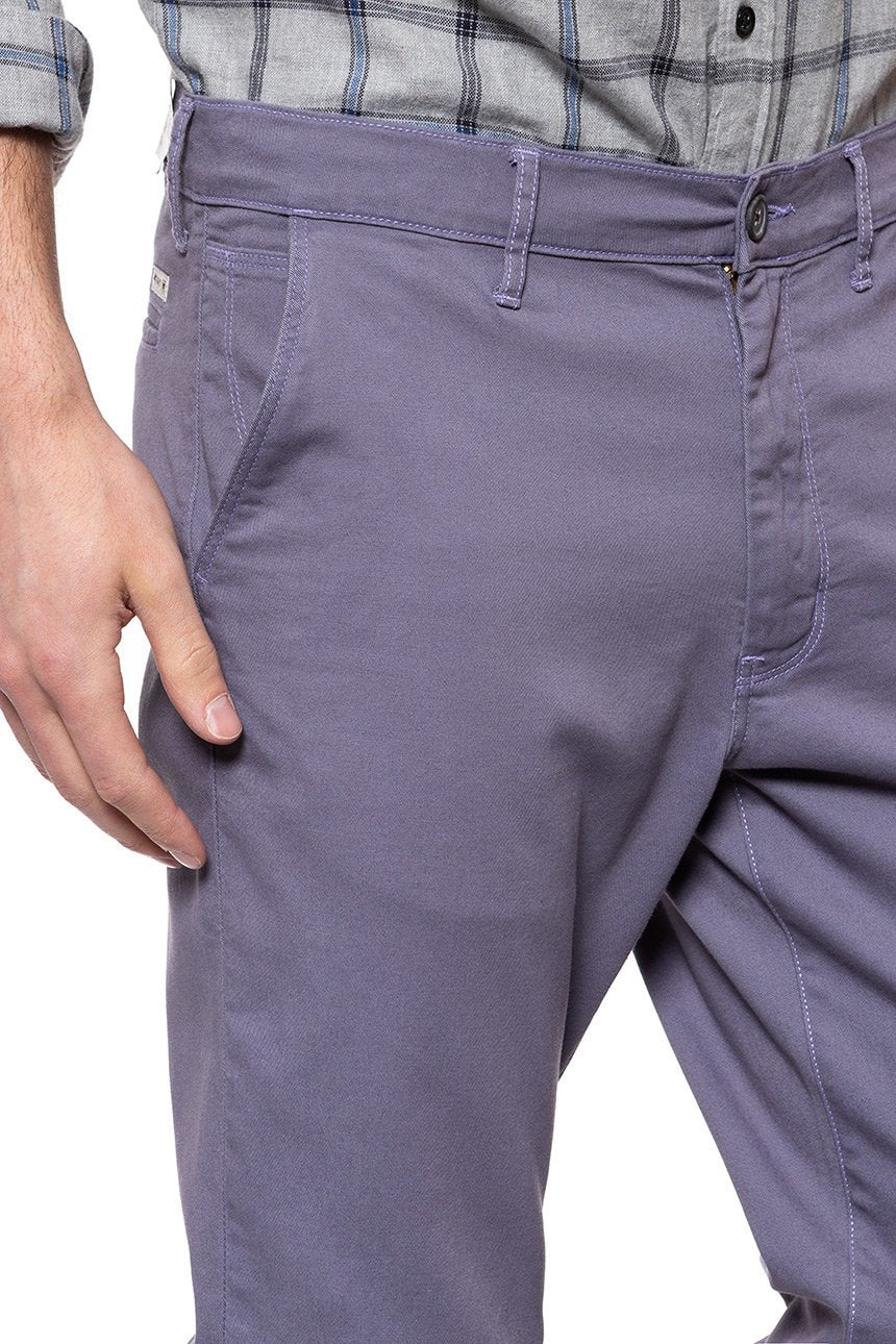 WRANGLER SPODNIE MĘSKIE CHINO CADET PURPLE W16LR333P