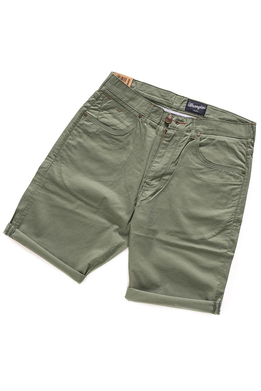 SPODENKI WRANGLER REGULAR SHORTS DUSTY OLIVE W15UOO275