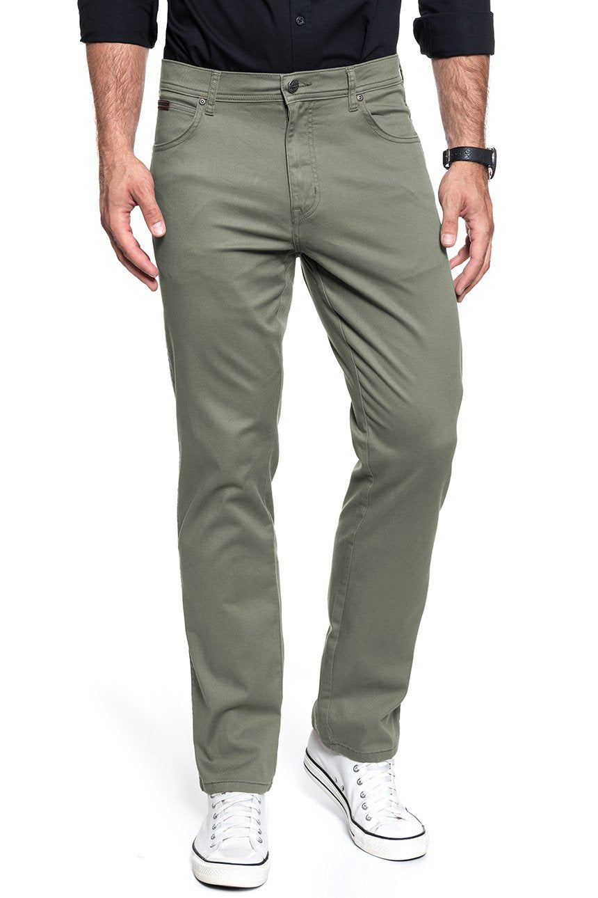 WRANGLER SPODNIE MĘSKIE TEXAS DUSTY OLIVE W121W3275