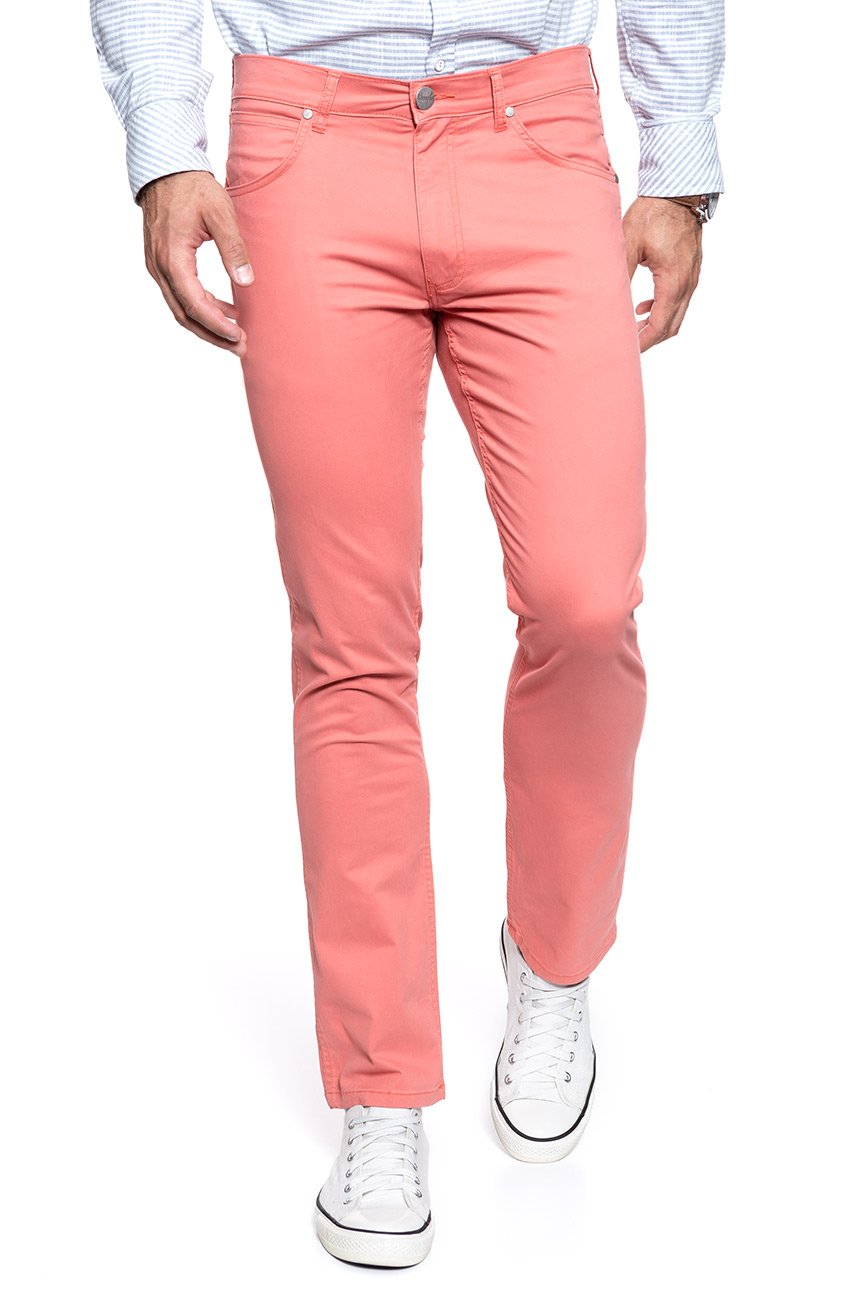 WRANGLER SPODNIE MĘSKIE GREENSBORO CORAL W15QWAR03