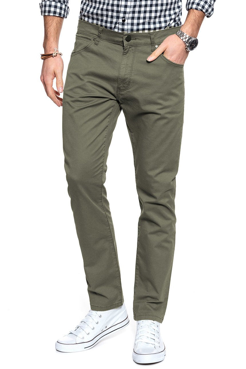 WRANGLER SPODNIE MĘSKIE LARSTON DUSTY OLIVE W18SXC275