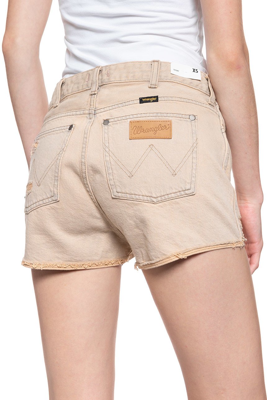 DAMSKIE SPODENKI WRANGLER THE SHORT SANDY BLUSH W27XRJ249