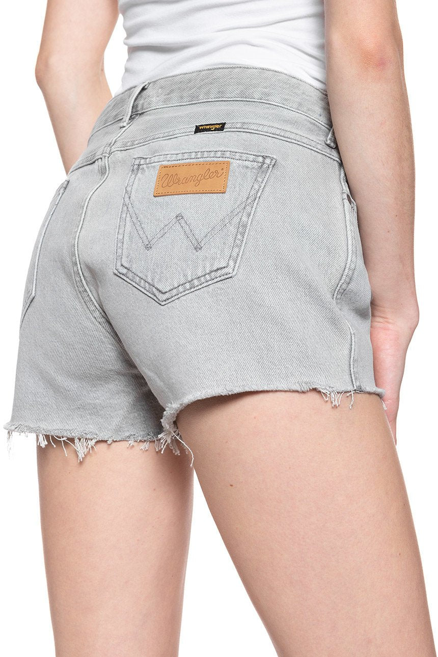 DAMSKIE SPODENKI WRANGLER BOYFRIEND SHORT ICY GREY W29KRJ28C