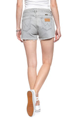 DAMSKIE SPODENKI WRANGLER BOYFRIEND SHORT ICY GREY W29KRJ28C