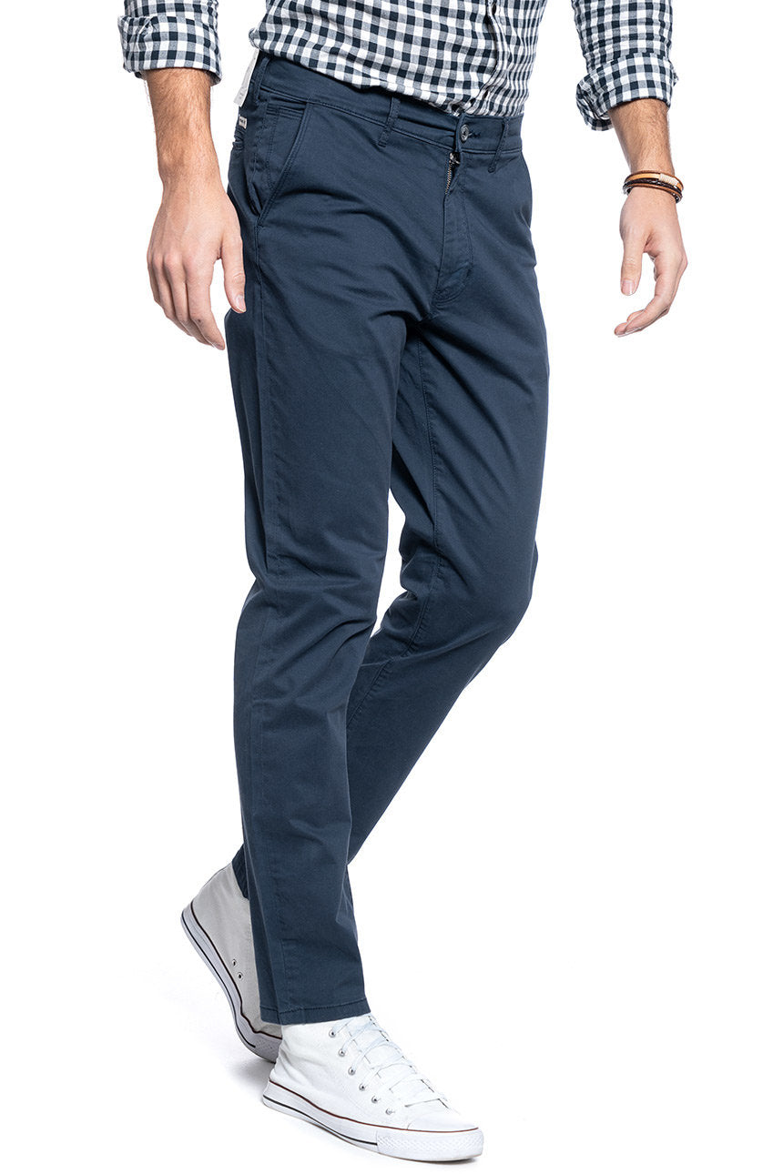 SPODNIE MĘSKIE WRANGLER CHINO NAVY W16LWA114