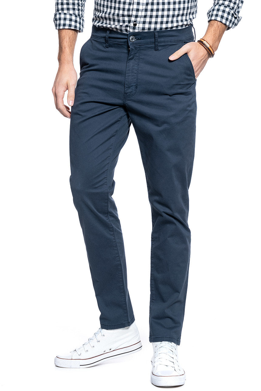 SPODNIE MĘSKIE WRANGLER CHINO NAVY W16LWA114