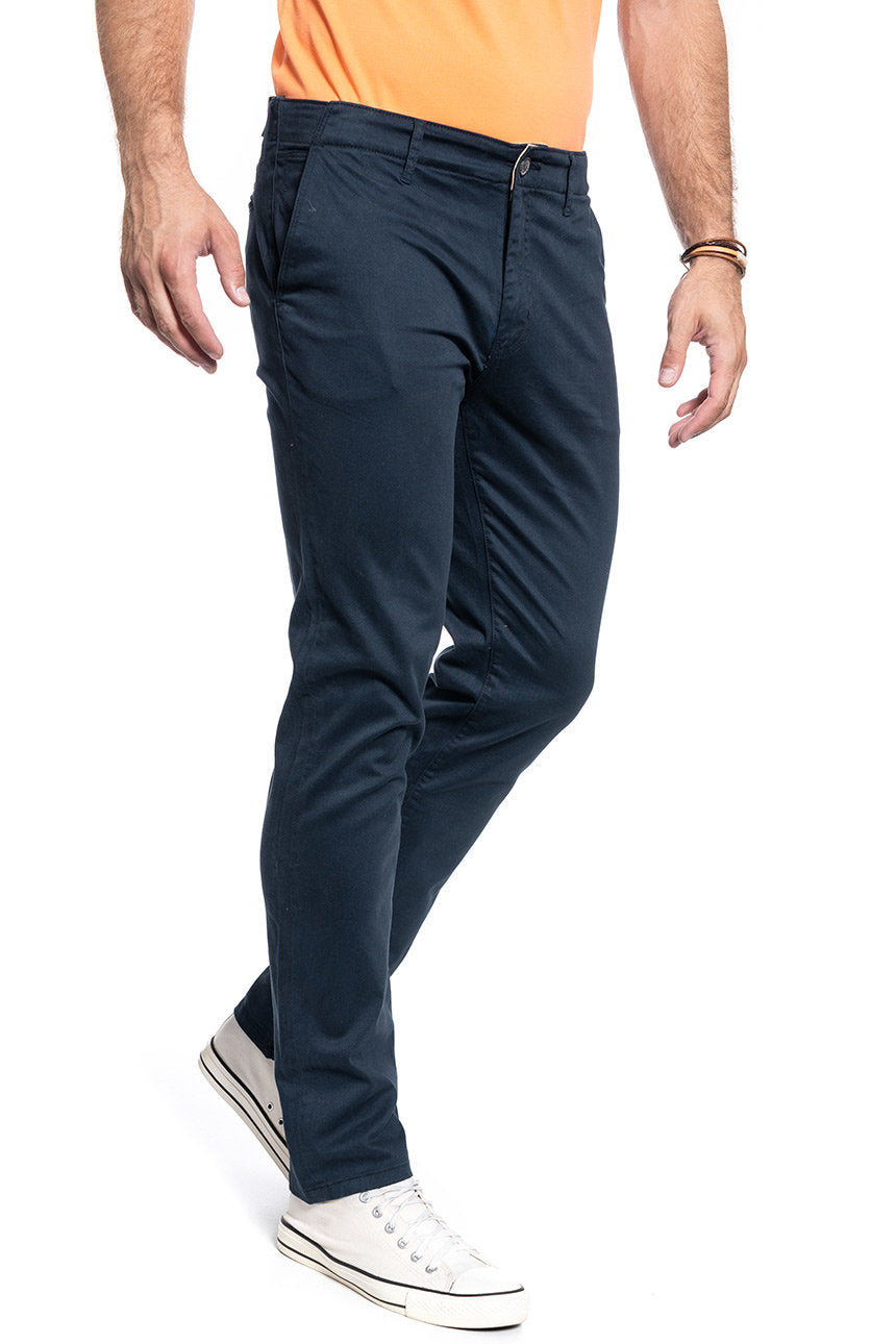 SPODNIE MĘSKIE WRANGLER CHINO IN NAVY W12CW3114