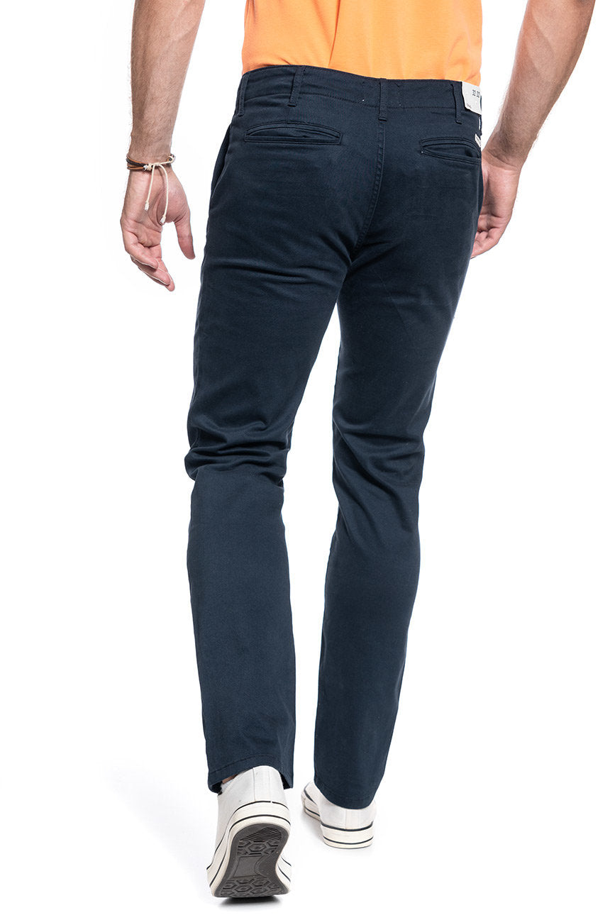 SPODNIE MĘSKIE WRANGLER CHINO IN NAVY W12CW3114