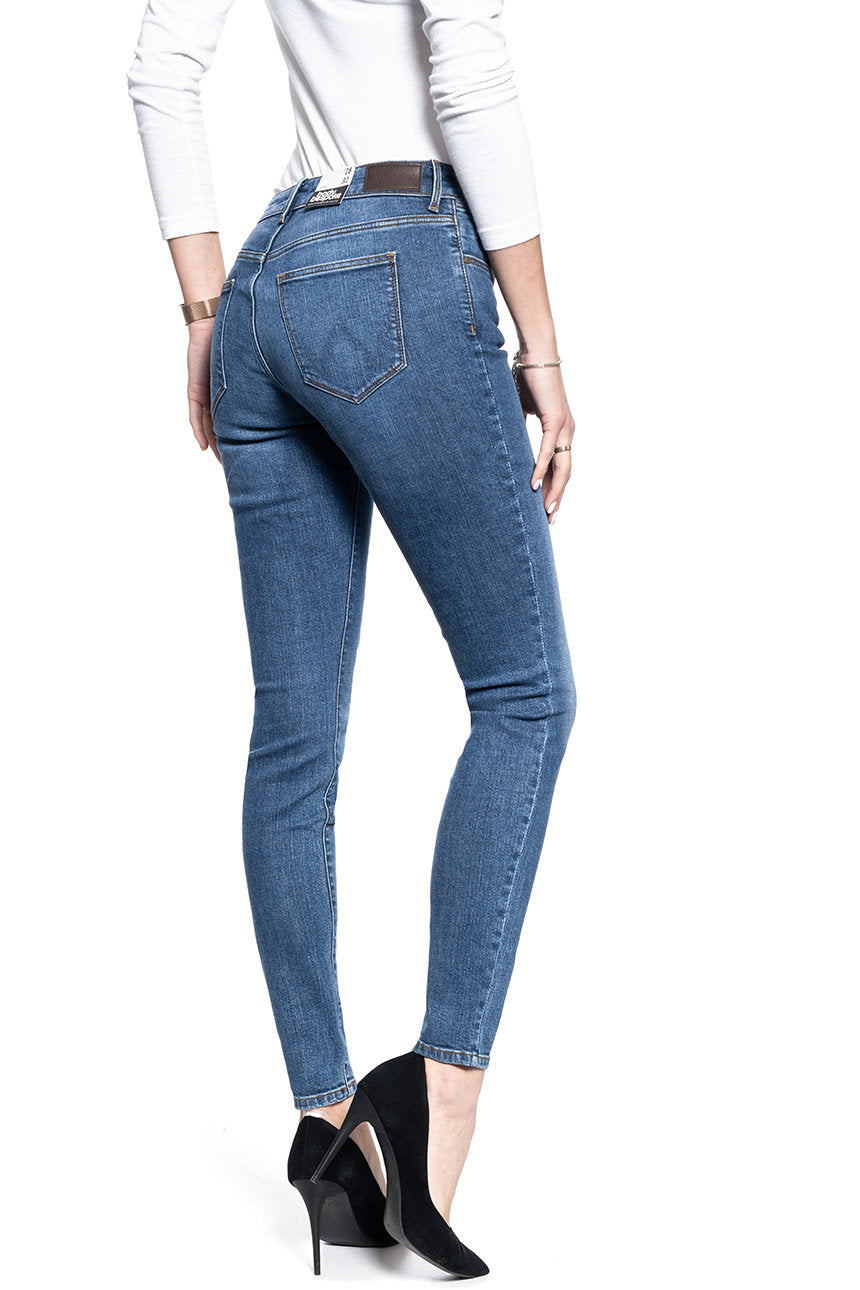 SPODNIE DAMSKIE WRANGLER SKINNY BLUE YOU W28KKR10H