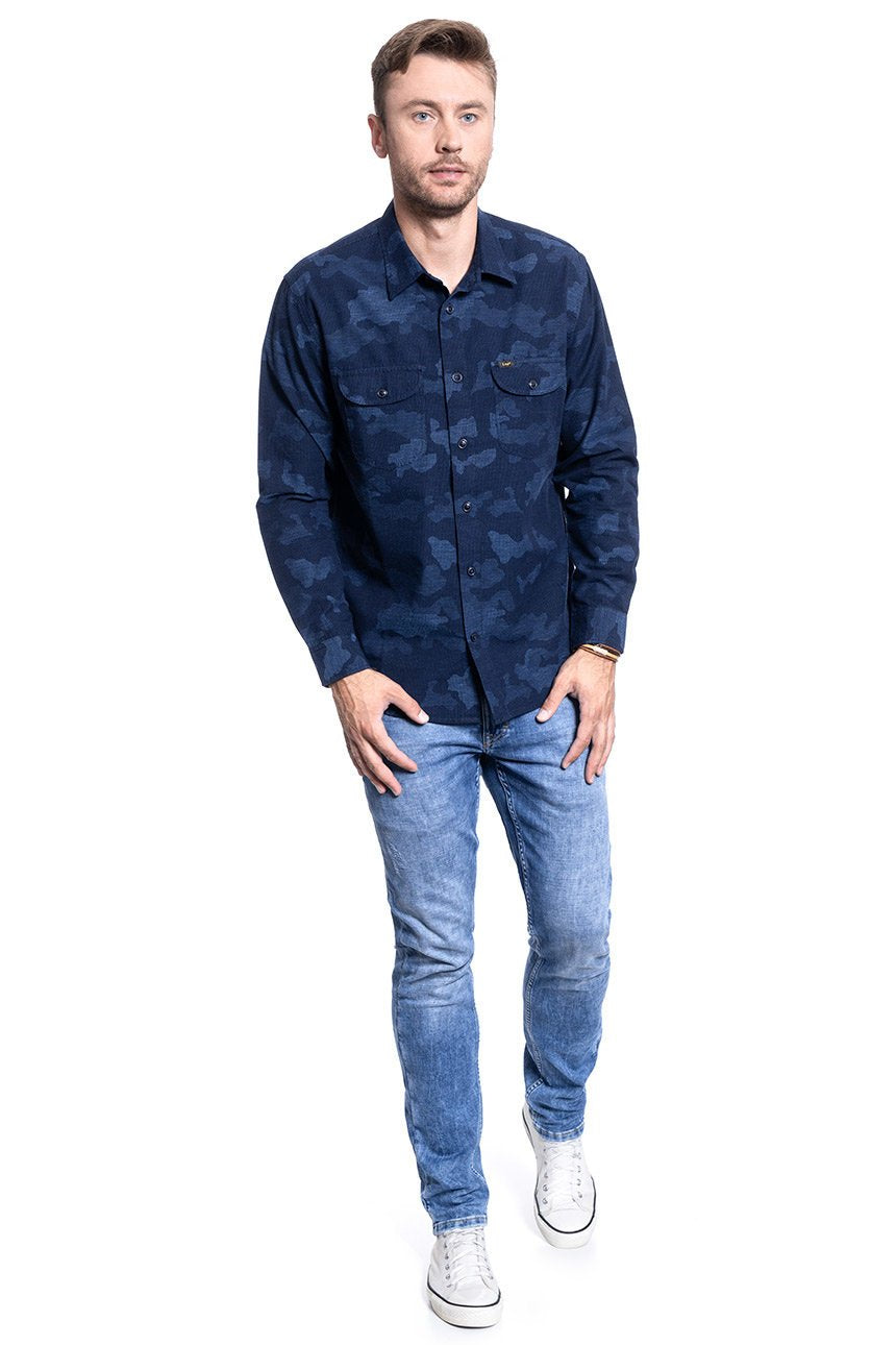 MĘSKA KOSZULA LEE WORKER SHIRT RELAXED FIT WASHED BLUE  L68HDSLR