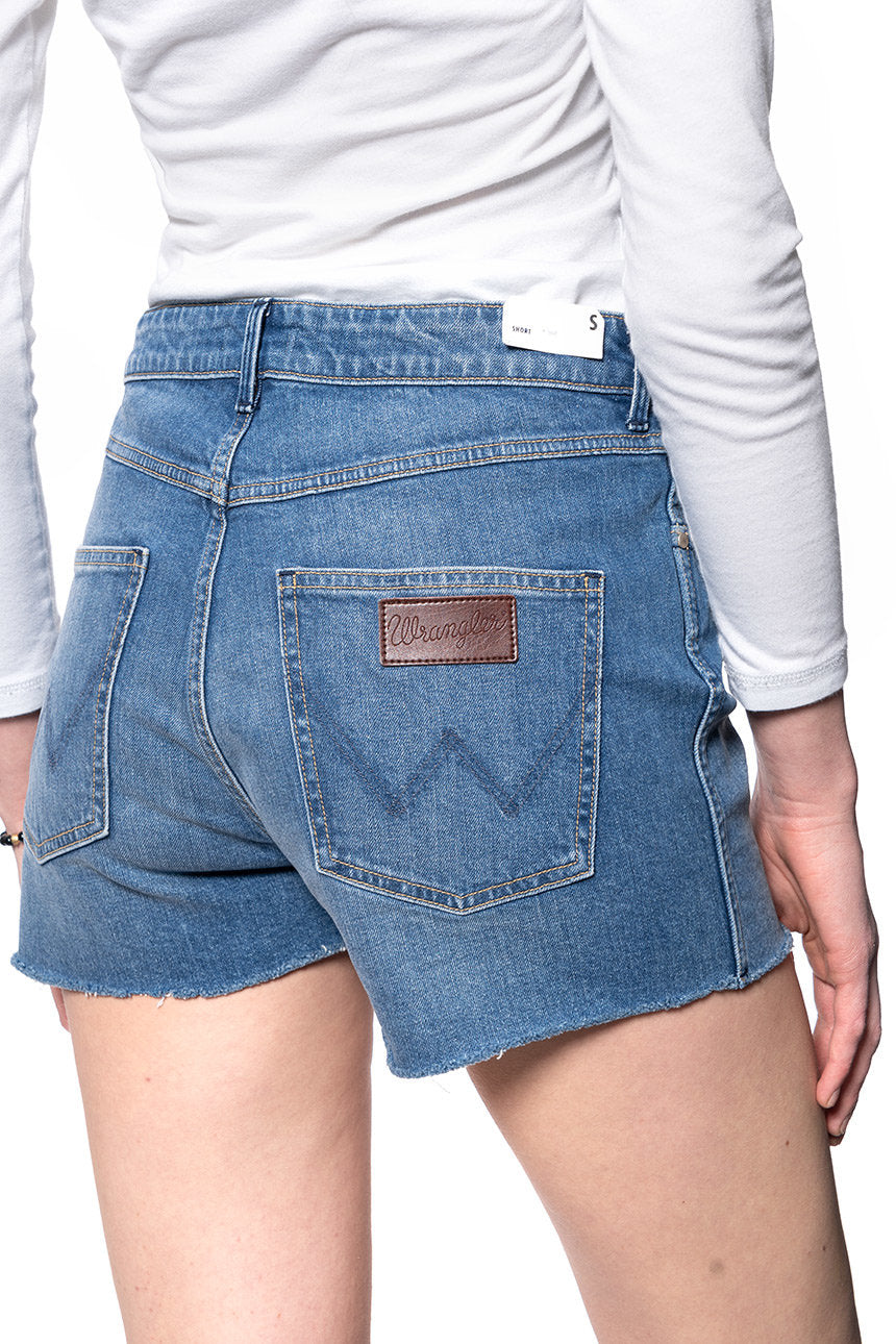 DAMSKIE SHORTY JEANSOWE WRANGLER BOYFRIEND SHORT WORN BLUE W22KKN079