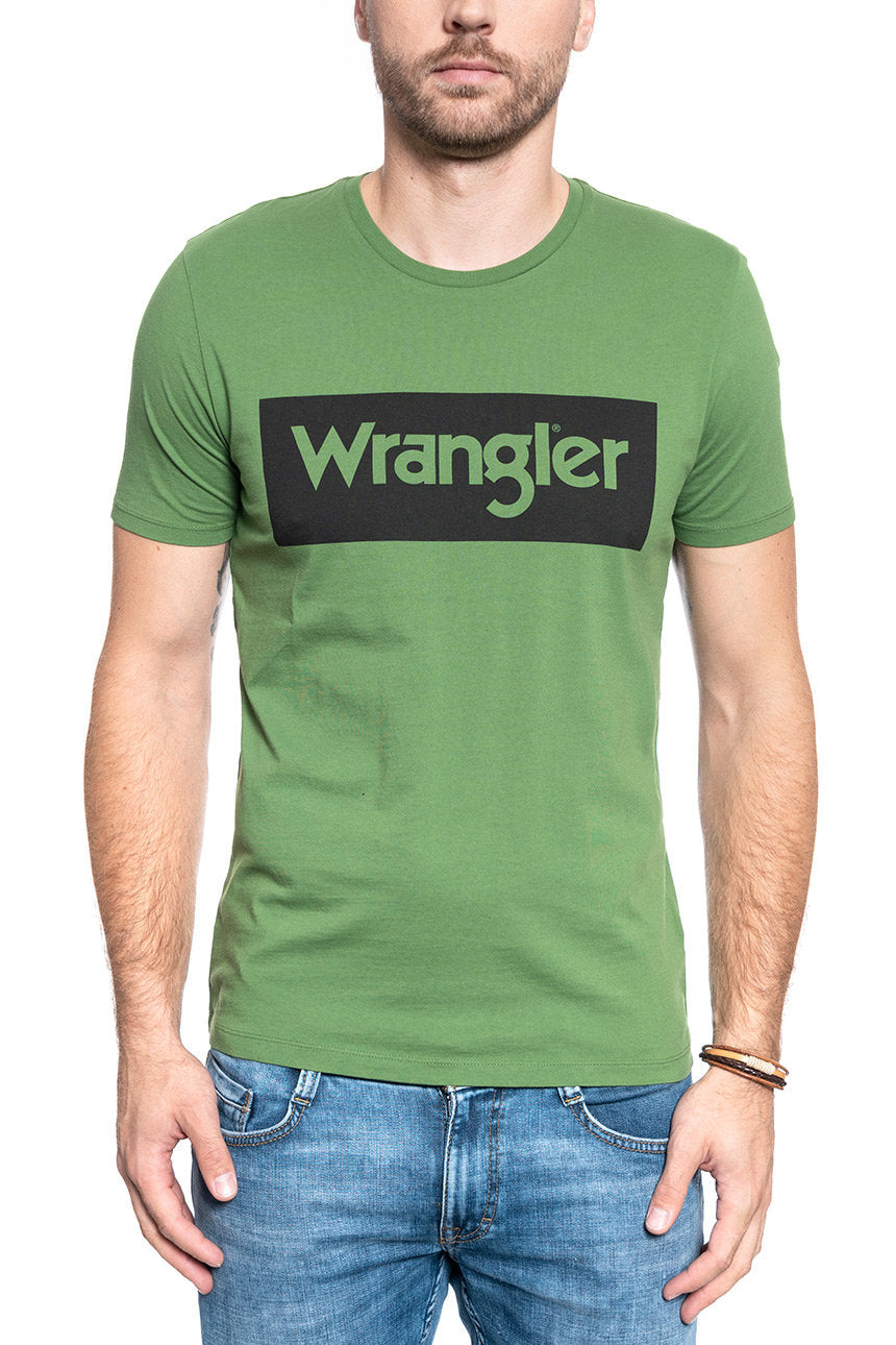 MĘSKI T-SHIRT WRANGLER SS LOGO TEE ARTICHOKE GREEN W742FKG14