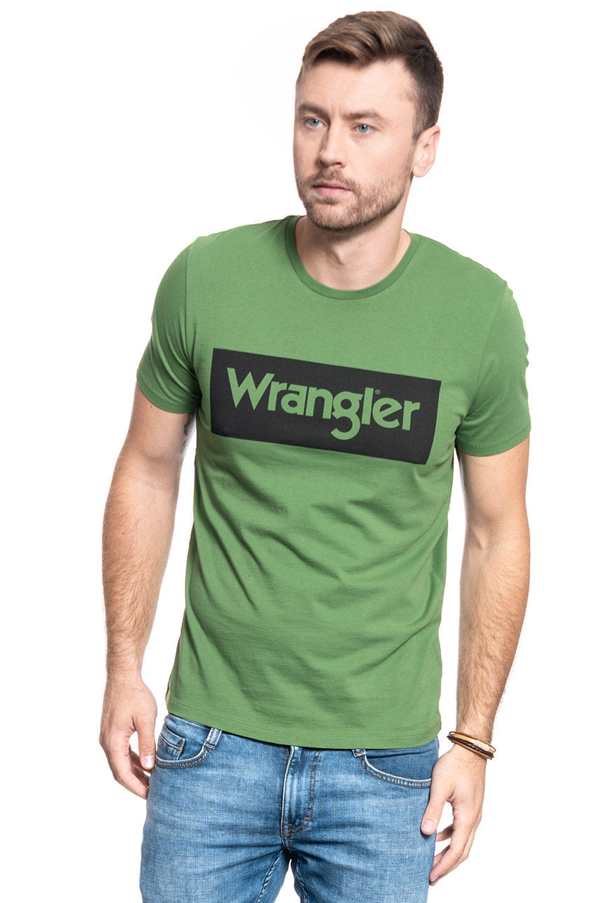 MĘSKI T-SHIRT WRANGLER SS LOGO TEE ARTICHOKE GREEN W742FKG14