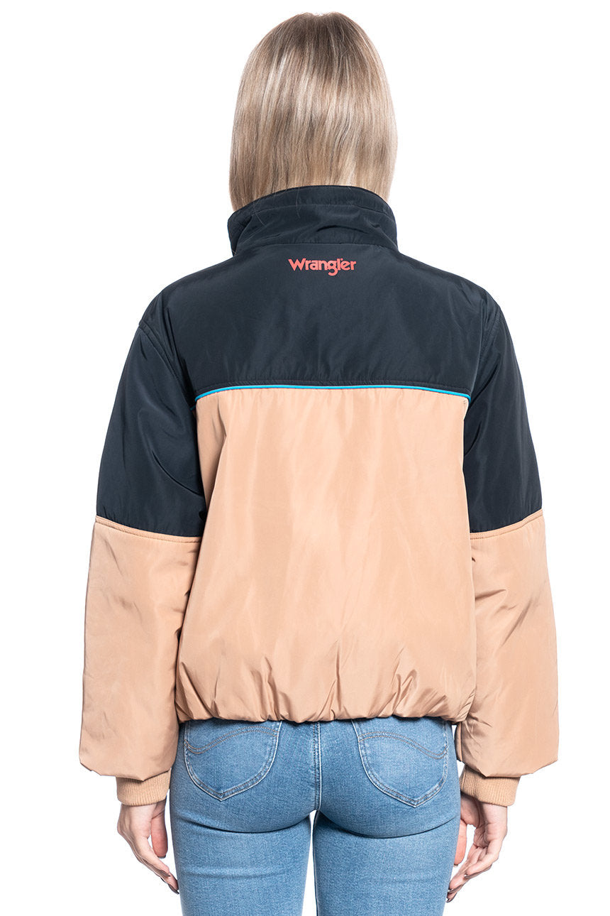 DAMSKA KURTKA PRZEJŚCIOWA WRANGLER UTILITY JACKET PYRAMID SAND W4Q1YJC01