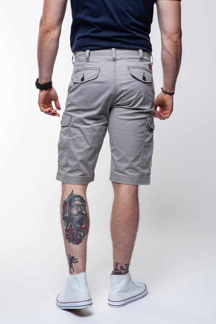 KRÓTKIE SPODENKI WRANGLER CARGO SHORT STEEL GREY W15CP8296