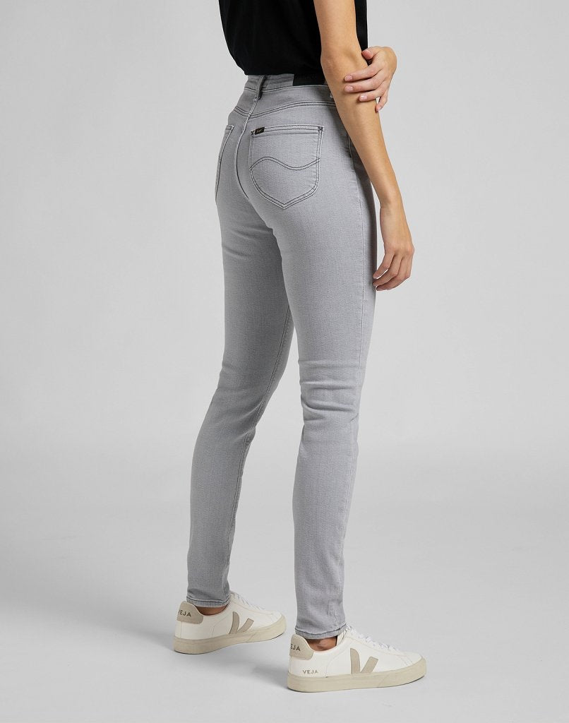 DAMSKIE SPODNIE JEANSOWE LEE Scarlett High LIGHT GREY L626SXCM