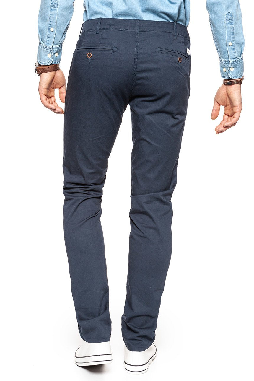 MĘSKIE SPODNIE MATERIAŁOWE WRANGLER CHINO NAVY W14LOO49I