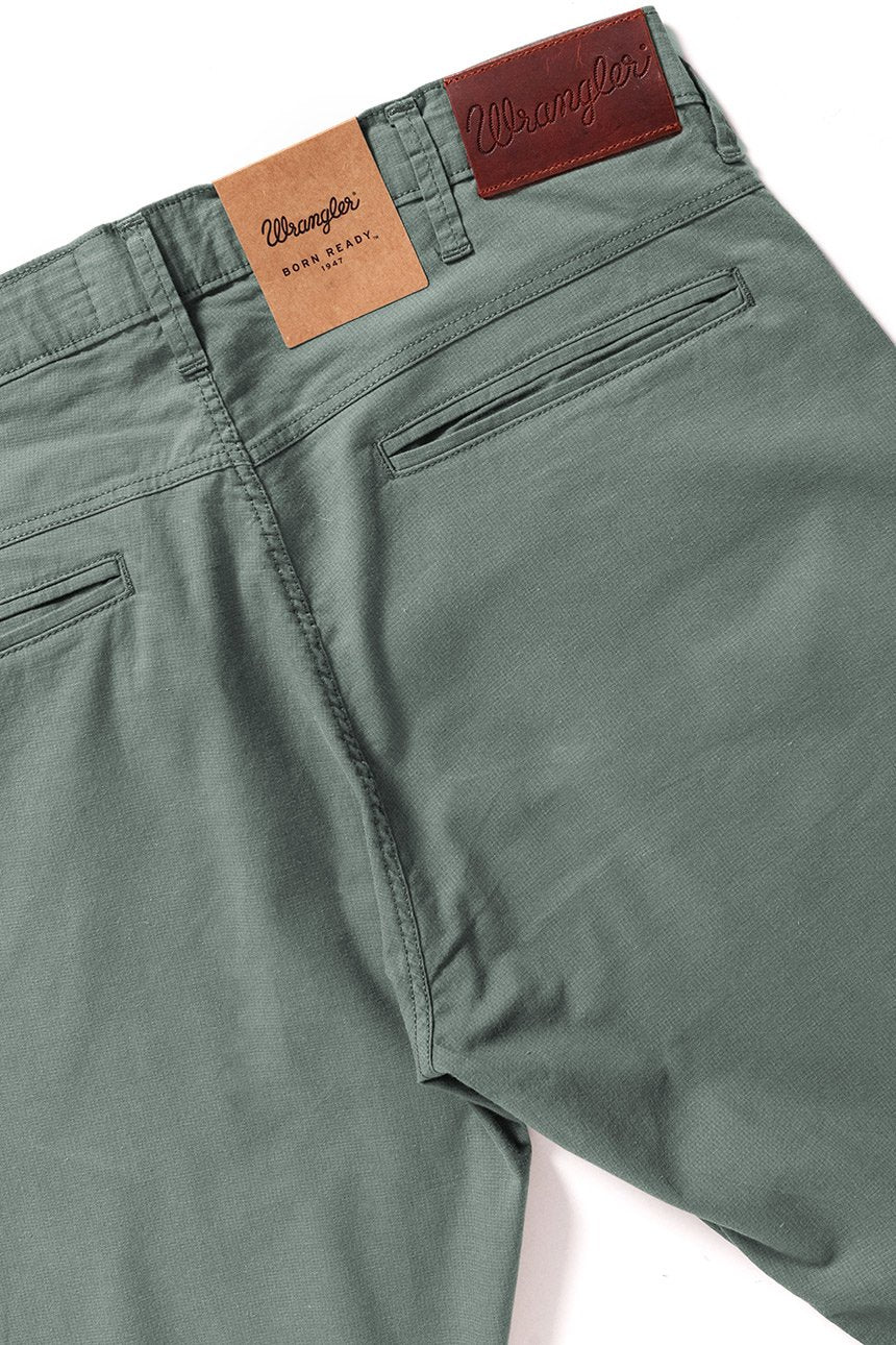 WRANGLER SPODNIE MĘSKIE LARSTON DUSTY OLIVE W18SGJ275