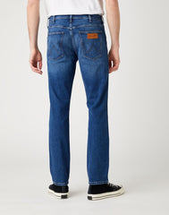 MĘSKIE SPODNIE JEANSOWE WRANGLER GREENSBORO HARD EDGE W15QJX246