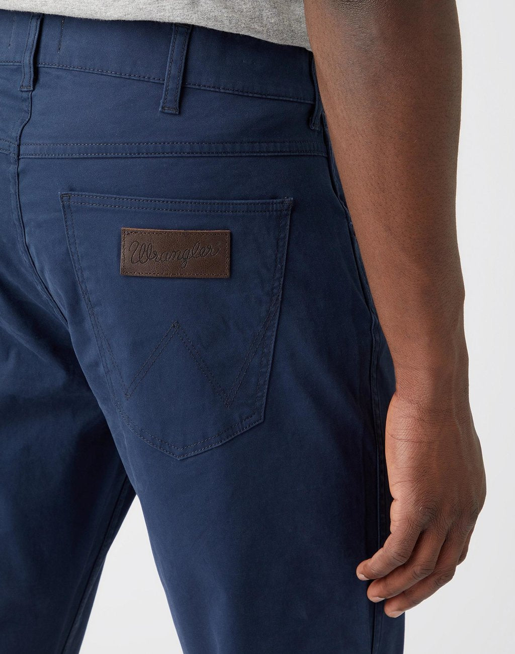 MĘSKIE SPODNIE JEANSOWE WRANGLER GREENSBORO NAVY W15QKA114