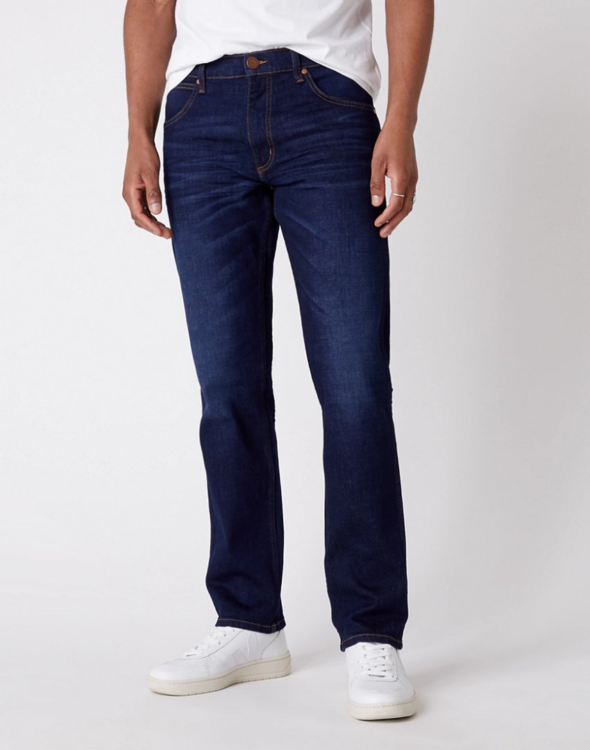 MĘSKIE SPODNIE JEANSOWE WRANGLER GREENSBORO DARK FEVER W15QQ892G