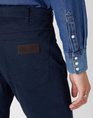 MĘSKIE SPODNIE JEANSOWE WRANGLER GREENSBORO NAVY W15QW3114