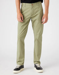 WRANGLER CASEY CHINO OIL GREEN W1C0CGG19