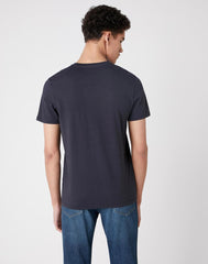 MĘSKI T-SHIRT WRANGLER SS EXPLORER TEE DARK NAVY W7G2FKXAE