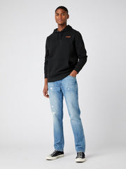 MĘSKA BLUZA Z KAPTUREM WRANGLER VIBRATIONS HOODY BLACK W680H1100